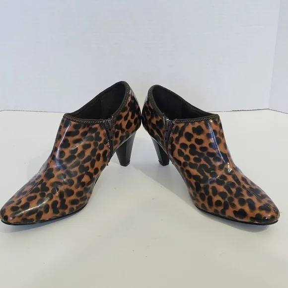 Boston Design Studio Water Resistant Leopard Booties - Picture 5 of 8